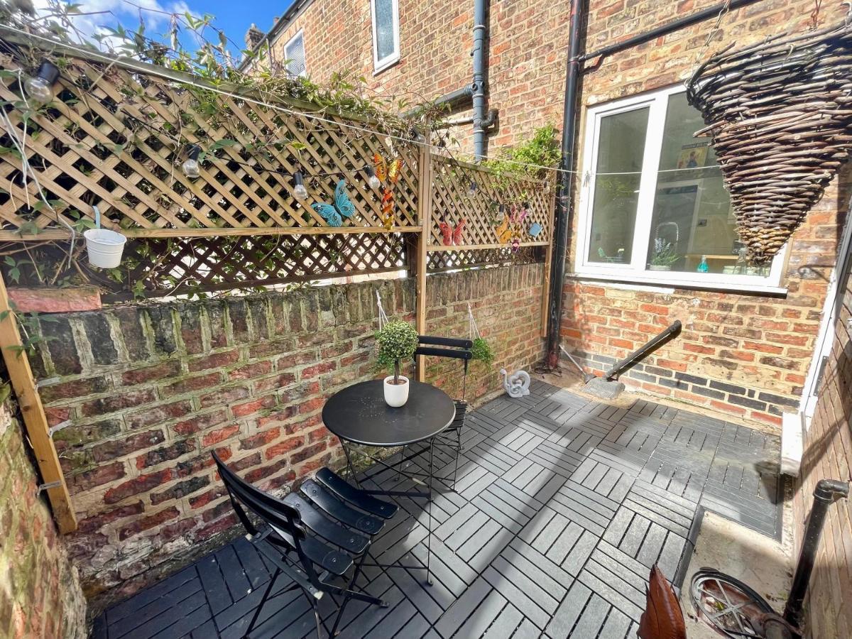 Villa Within The Walls York Exterior foto